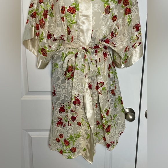 Silky Floral Dressing Robe - Picture 3 of 11